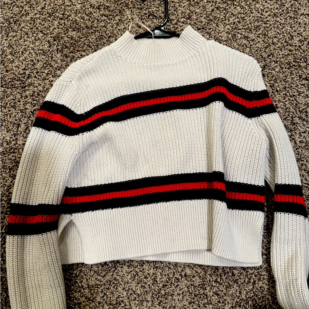Thick cropped sweater women’s small